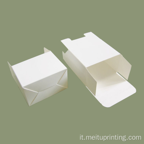 Confezione con scatola di cartone bianca con stampa personalizzata